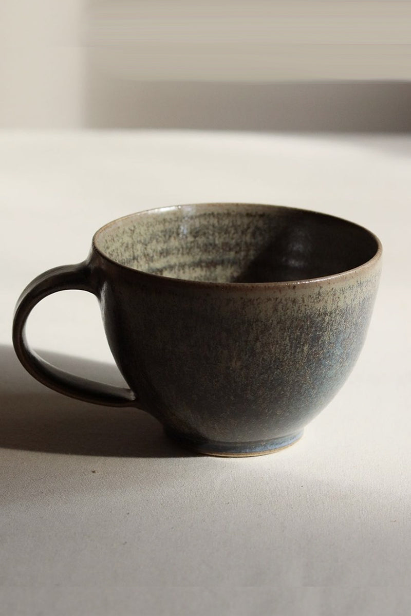 Pottery West Curved Mug - Nori